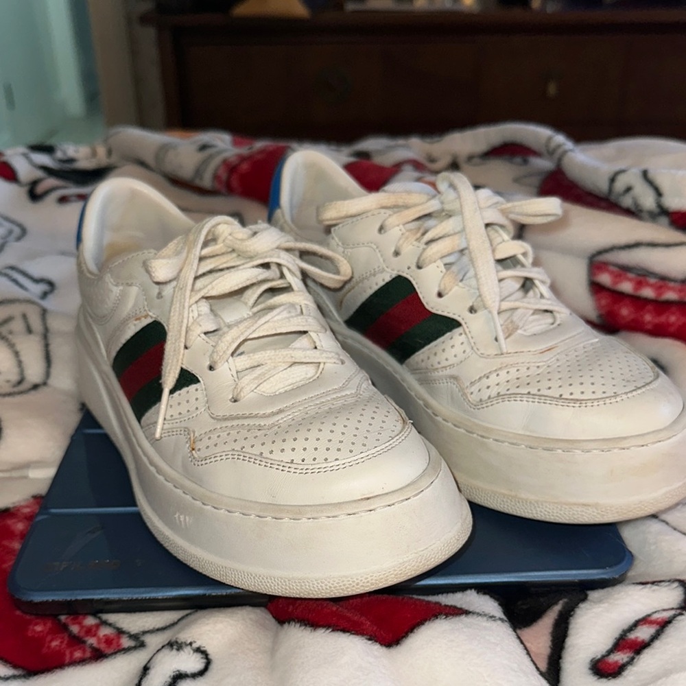 Gucci White Sneakers with Green and Red Stripes